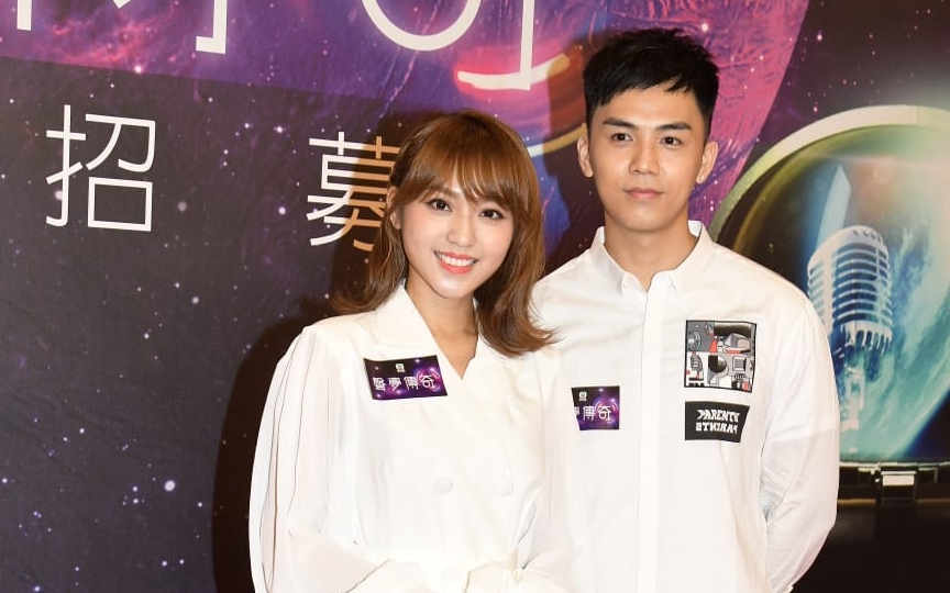 Bella行了多年冤枉路才做到歌手，沒伍富橋好彩。