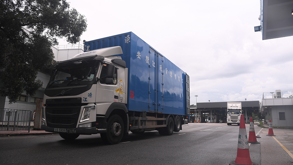 文锦渡口岸本周五7时全面恢复货车通关。