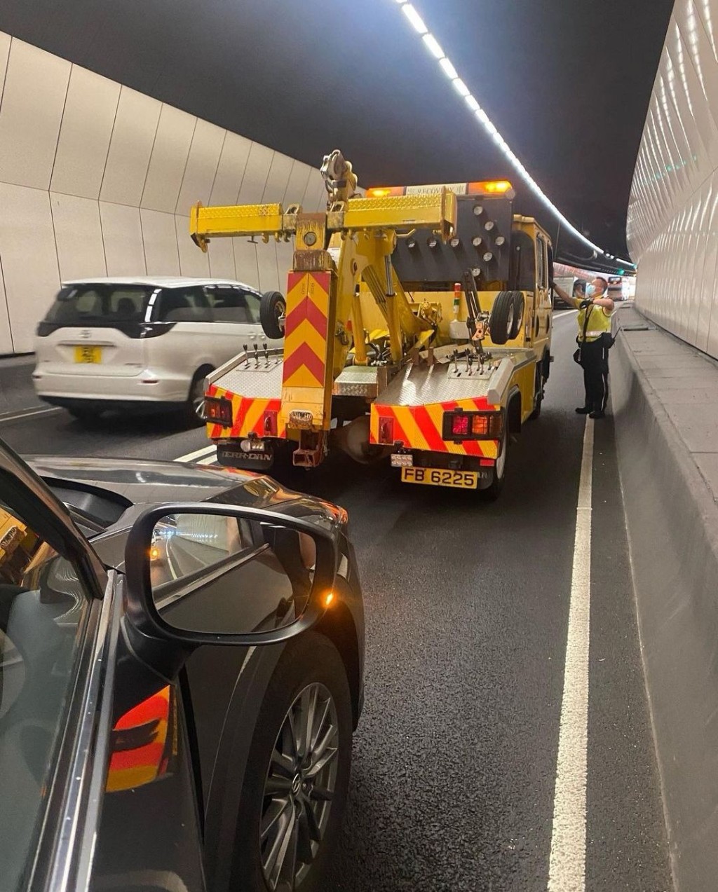 搞到要拖車，好彩人冇事。