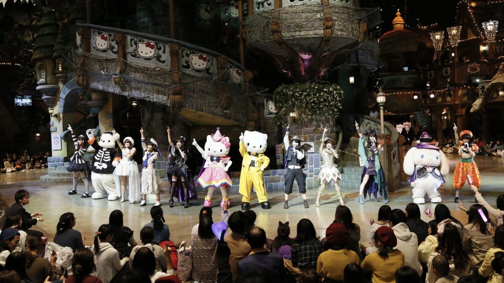 三丽鸥彩虹乐园（Sanrio Puroland）的剧场表演。  facebook