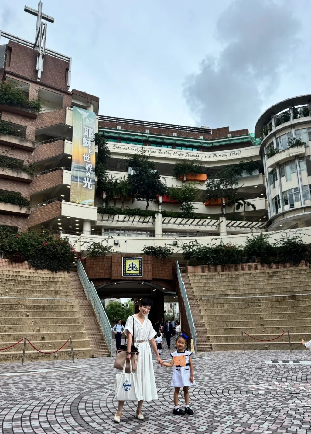 李天縱曾被稱為「怪獸家長」。 李天縱曾被稱為「怪獸家長」。