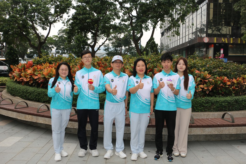 左起：李薔、羅子淵、李游幸、梁磊、林岳勲、柳淼，一同參與今屆全運會港區賽事的義工服務。