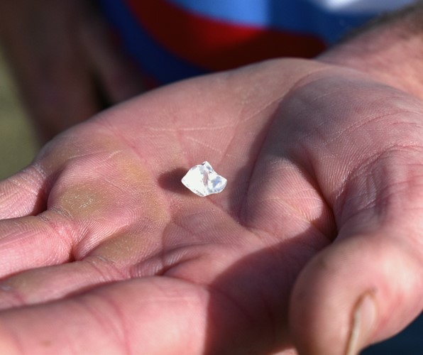 伊凡斯在公園檢到的4.87卡鑽石。Arkansas State Parks