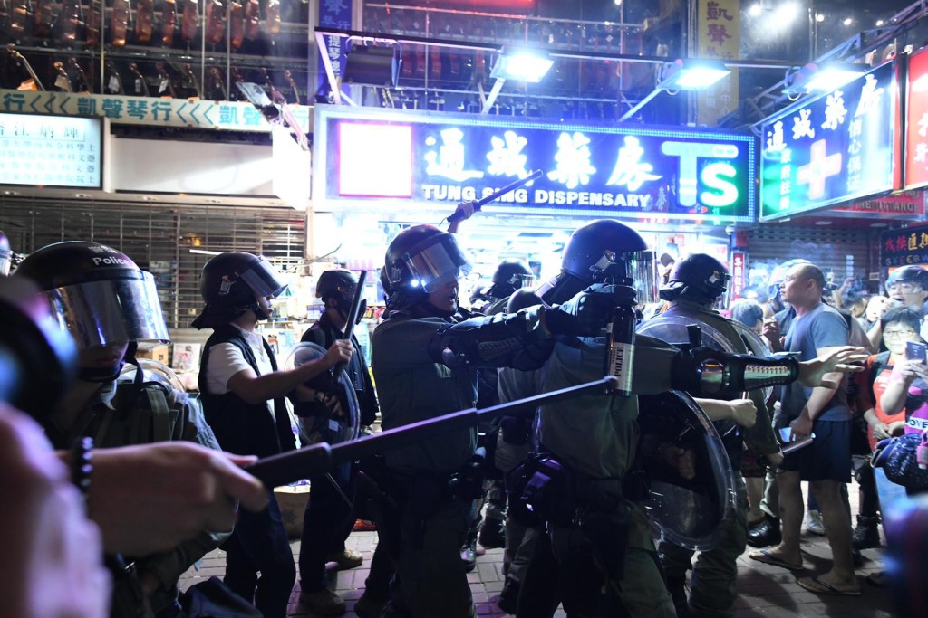 去年9月底旺角有示威者聚集防暴警到場拘捕多人。資料圖片