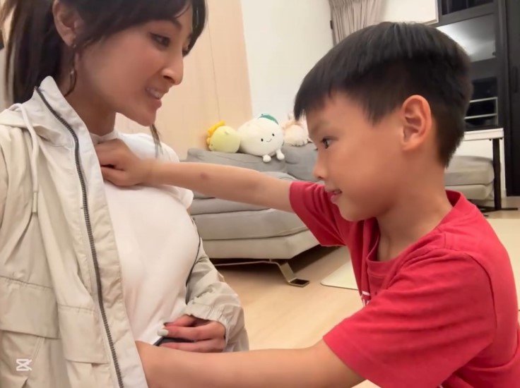 張名雅的大仔驚媽媽被睇蝕。 張名雅的大仔驚媽媽被睇蝕。