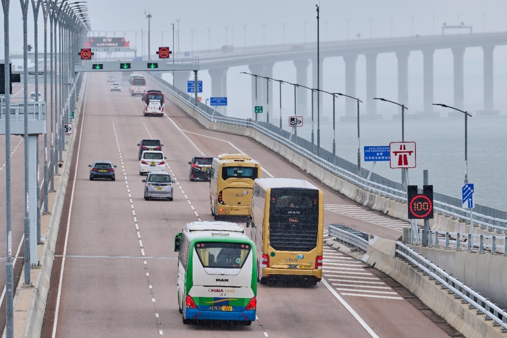 港珠澳大橋開通五年出入境人次達3600萬。 運輸及物流局局長林世雄網誌