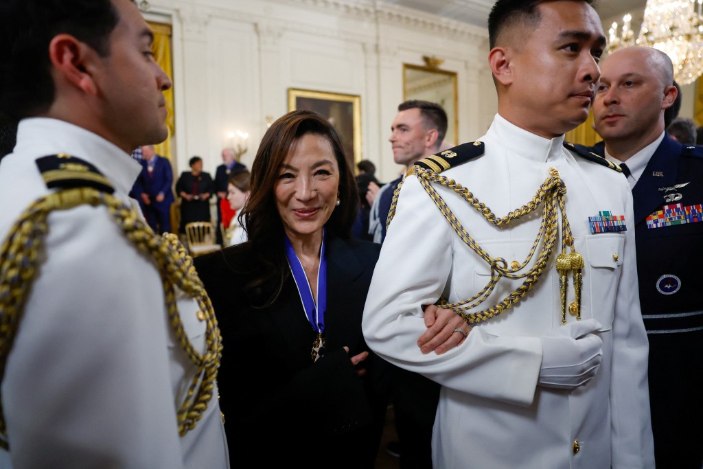 杨紫琼赴白宫亲领 获拜登颁总统自由勋章