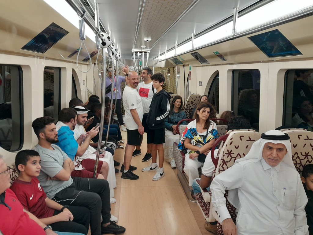 多哈地鐵一九年始通車，車站大堂和車廂均新淨。王嘉豪攝