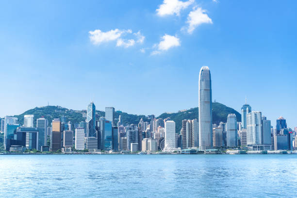 香港今年叫「絕地反彈」，即是說已衰到底了，所以會谷底反彈。