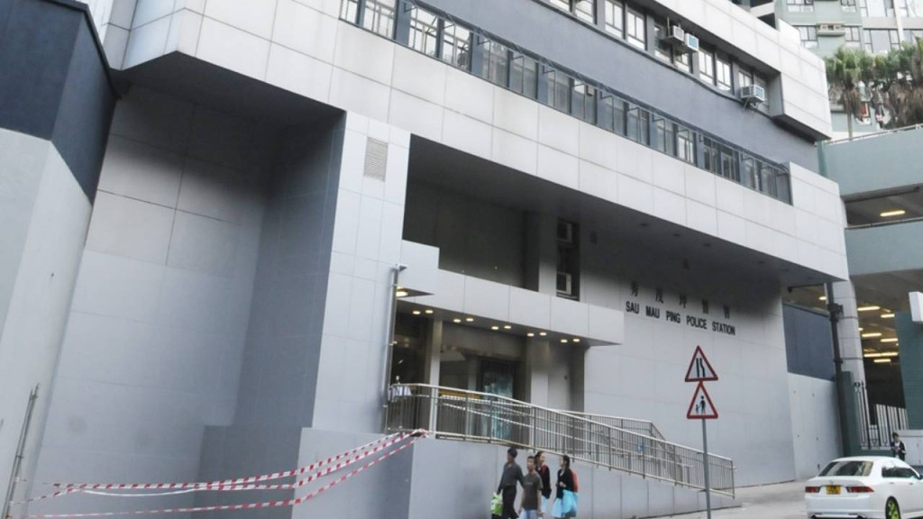 秀茂坪安达臣道私家车遭纵火 警调查揭挂假牌