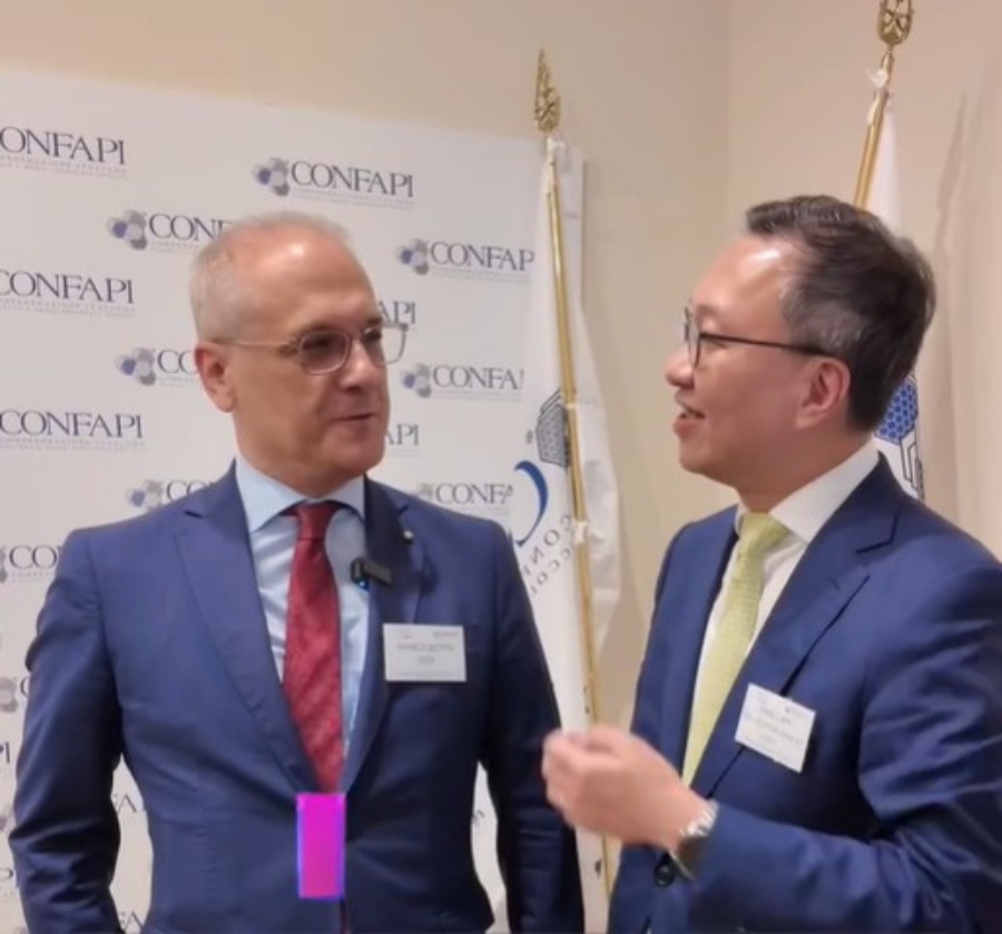 林定國與Marco Bettin交流。林定國fb影片截圖 林定國與Marco Bettin交流。林定國fb影片截圖