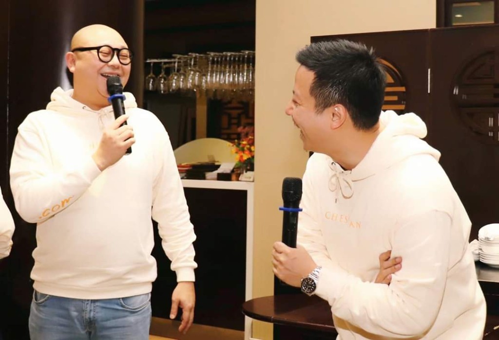 Bob同公司柏档小霖大派定心丸,承诺唔裁员、唔减薪。