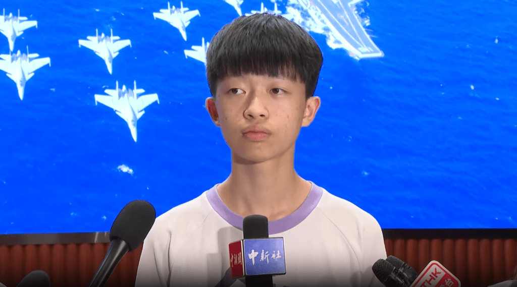順德聯誼總會梁銶琚中學學生譚邦奕。