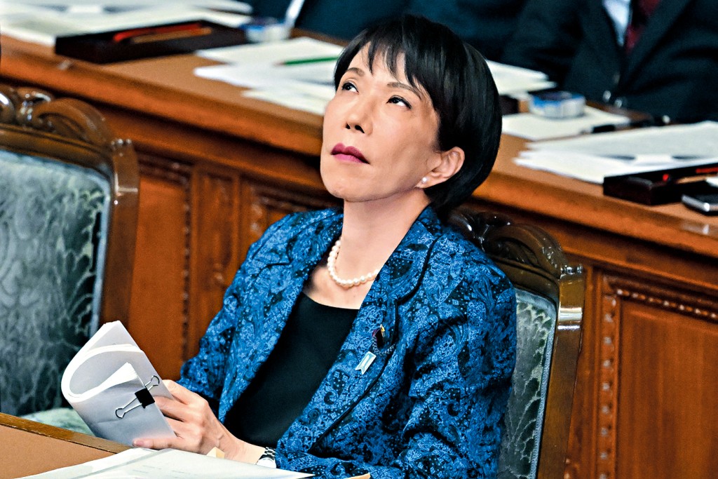 高市早苗昨日在國會出席會議。