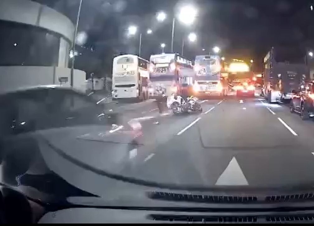 涉事私家車逃去。資料圖片