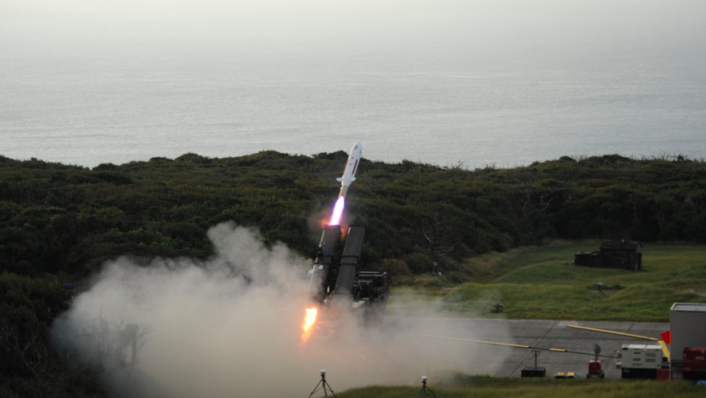 熊本的健軍駐屯地部署12式陸基反艦導彈增程改良型。日本防衛省 熊本的健軍駐屯地部署12式陸基反艦導彈增程改良型。日本防衛省