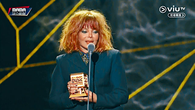 ■Janet Jackson稱是因為與家人表演，才啟發挑戰夢想。