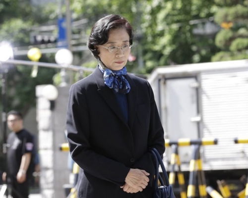 大韓航空已故前會長趙亮鎬妻子李明姬出庭。AP