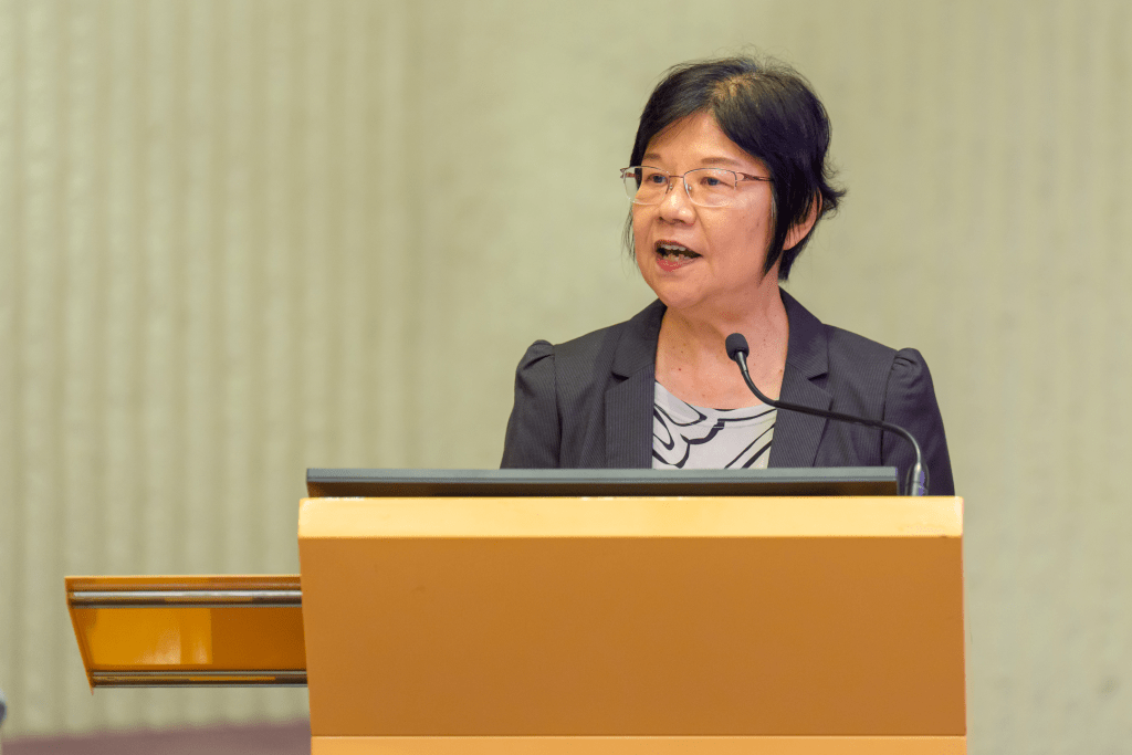 中大副校长岑美霞致辞。中大网页