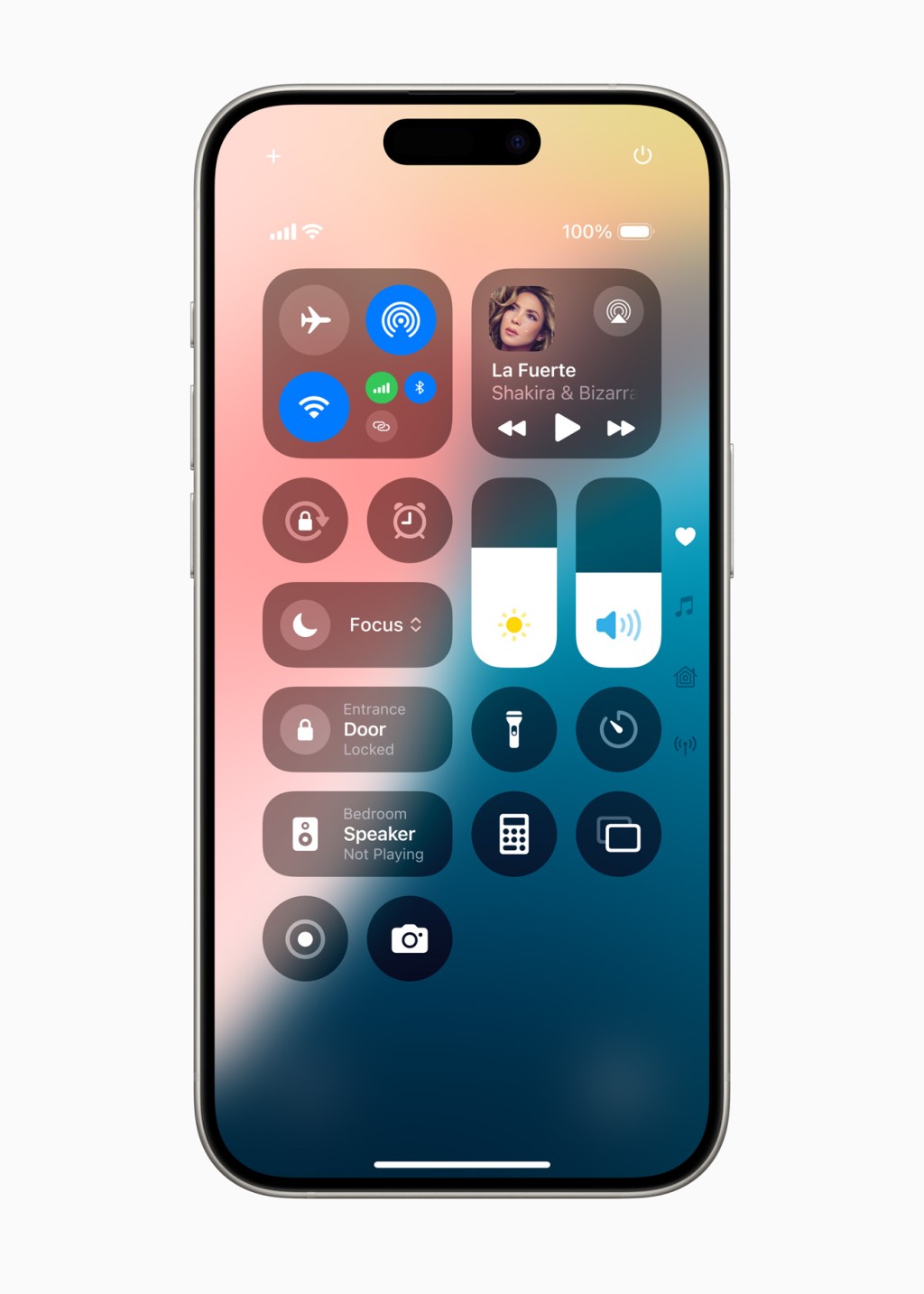 iOS 18重新设计控制中心，方便用户用户更可加入及整理控制项目。