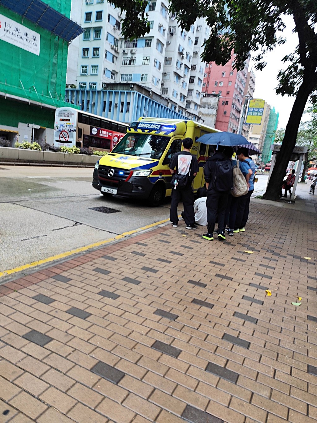 巴士迷追拍巴士被撞傷。fb：是日快快-巴士即日相