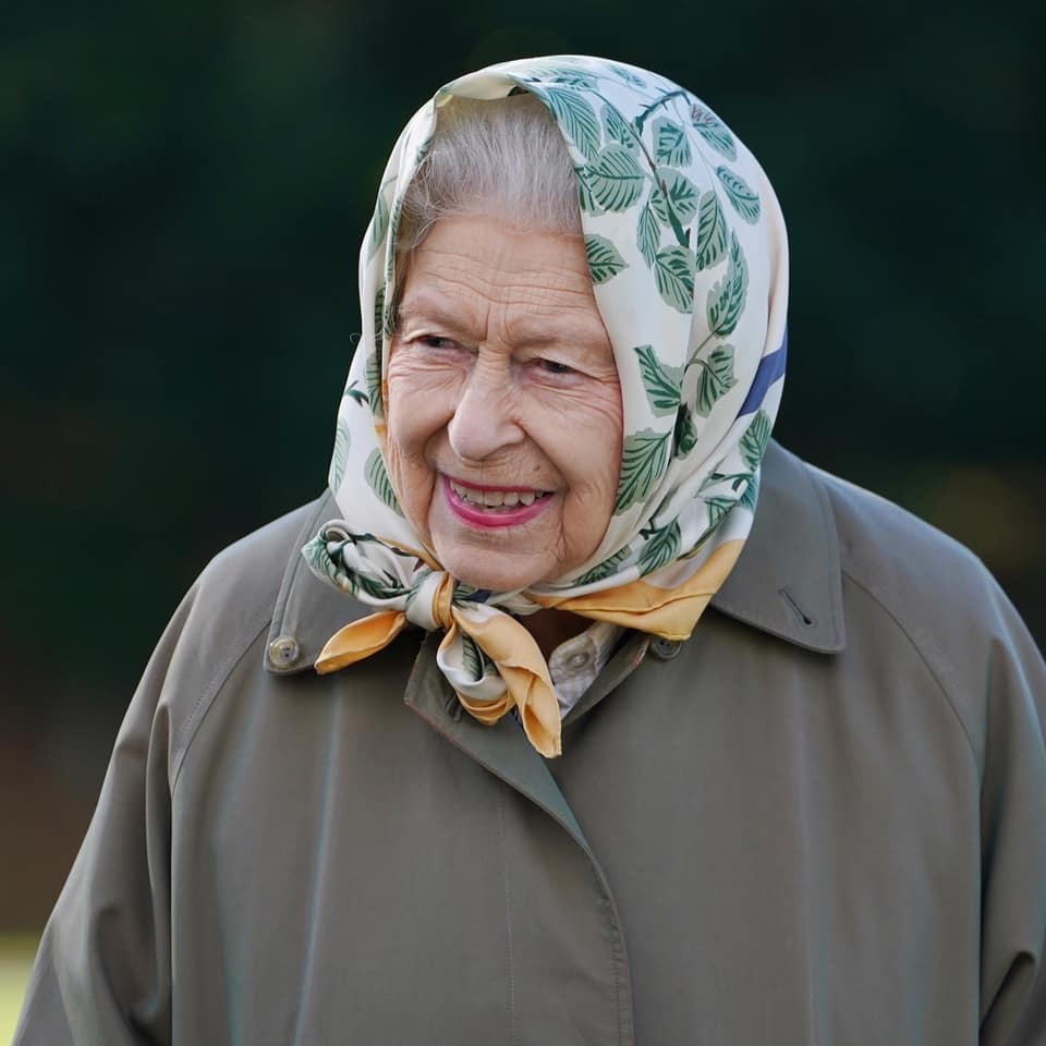 新書又指，英女皇在去世前數年一直在奮力抗病。