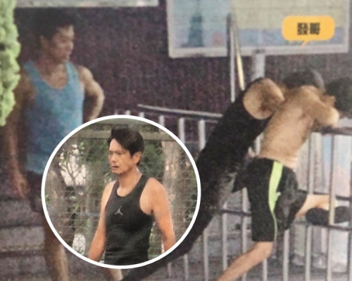 发哥跟两名教练练跑和拉筋。东周刊图片