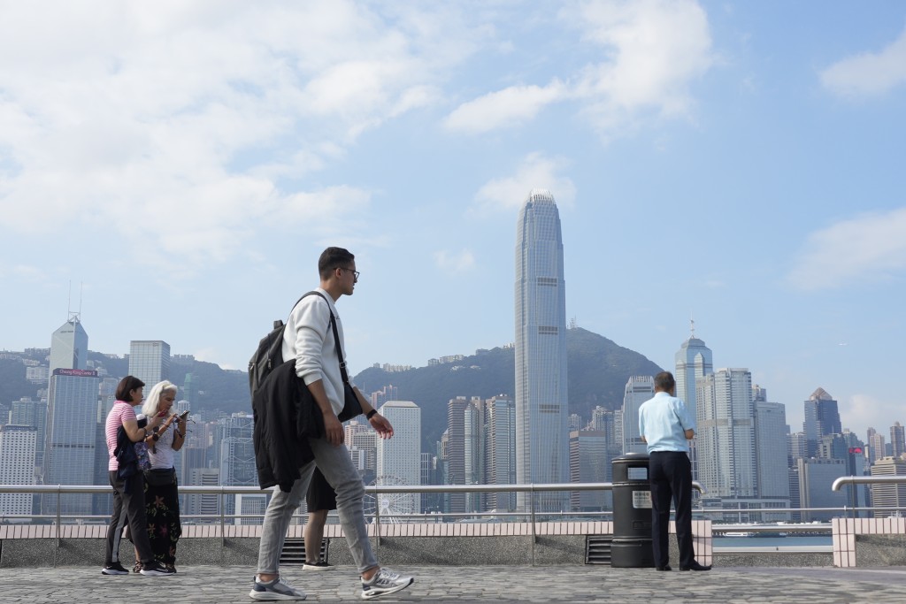 麥德姆影響下，周末天氣可能轉壞。資料圖片