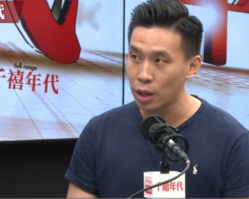 邱智恆質疑,署方將房屋津貼等也計算在內,才會令兩者相若。