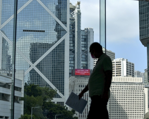 有業主打算賣舊樓換新樓，卻遇上買家財困。示意圖片