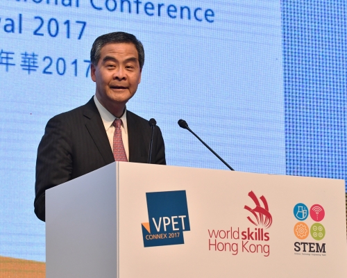 梁振英出席職業專才教育國際研討會暨香港青年技能大賽與嘉年華2017,並在開幕典禮上致辭。