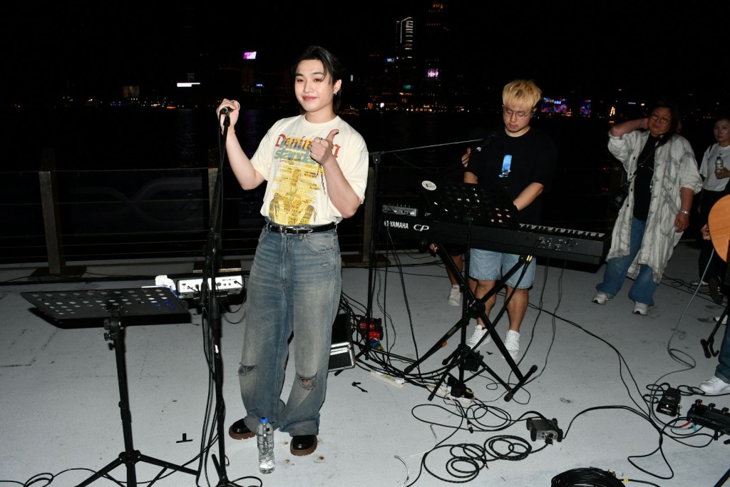 Jer表示這次是Busking會唱一些自己鍾意的歌曲,笑指是「Jer仔Music Live」。 Jer表示這次是Busking會唱一些自己鍾意的歌曲,笑指是「Jer仔Music Live」。