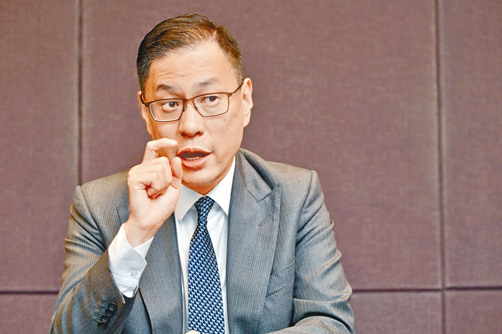 香港大律師公會前日向全體會員發出通函，修訂大律師行為守則，以便會員在本港以外地區執業。圖為大律師公會主席杜淦堃。