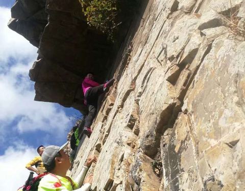 内地常有登山爱好者分享在大黑山攀岩的资料及照片。网图