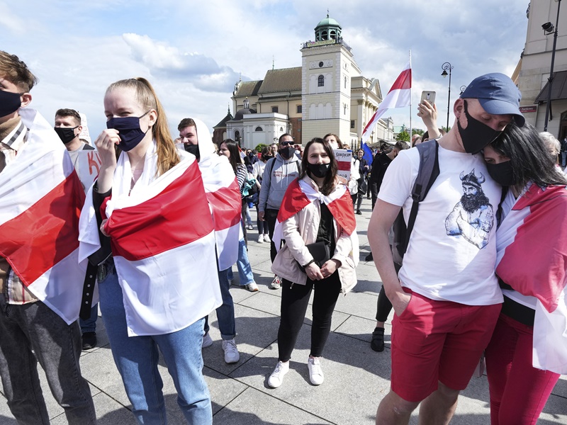 華沙有數以百計民眾集會聲援普羅塔塞維奇。AP