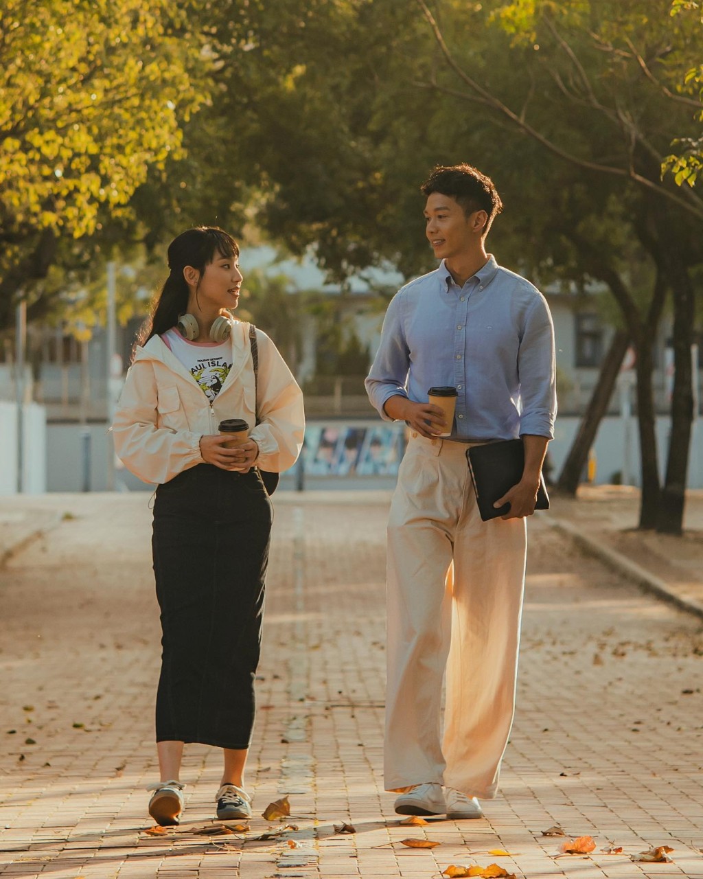 炎明熹音樂特輯《戀上西沙》,由李爾晨擔當男主角。 炎明熹音樂特輯《戀上西沙》,由李爾晨擔當男主角。