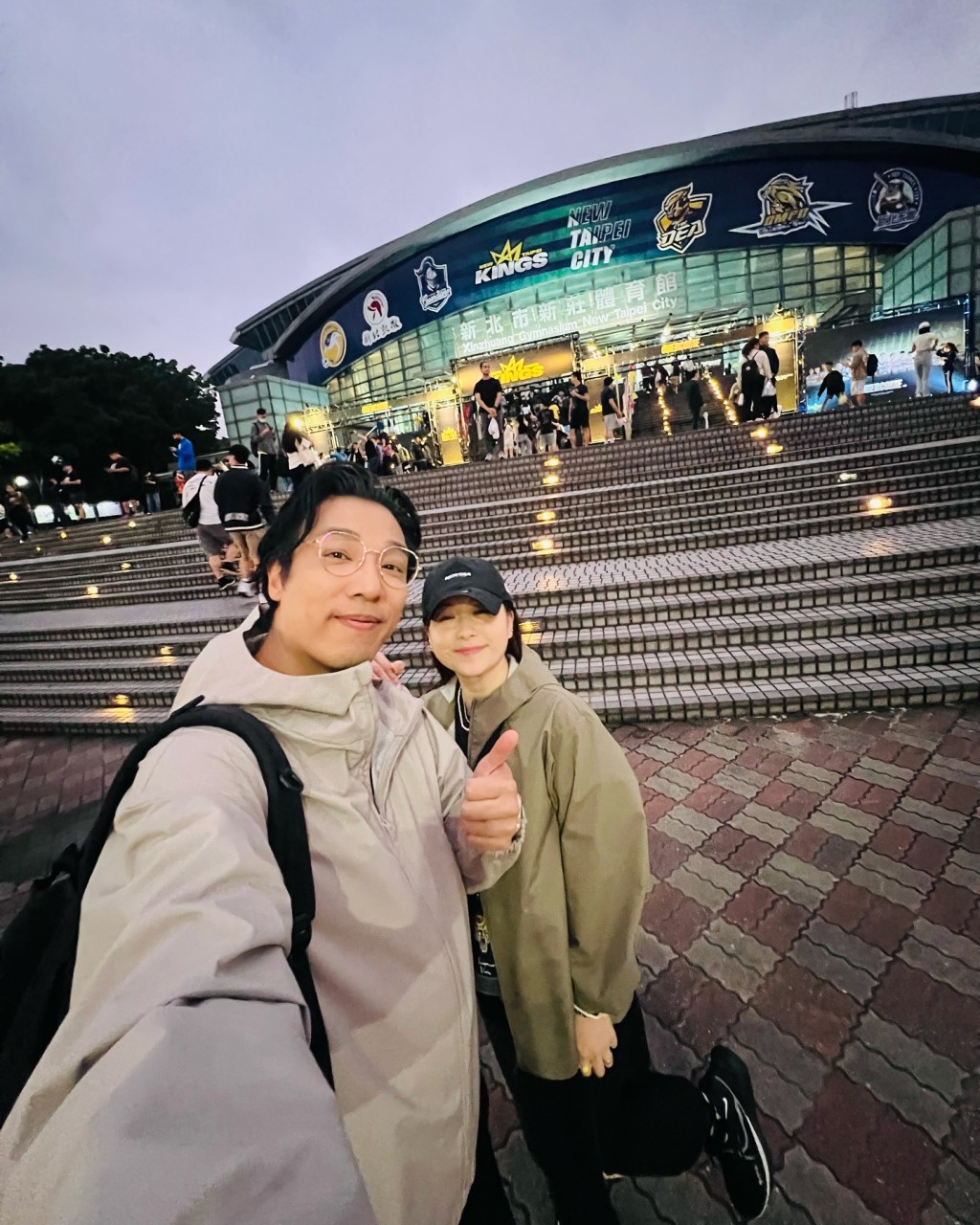 鄭世豪與老婆去台北小巨蛋看張學友演唱會。