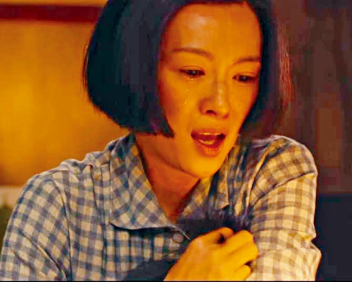 章子怡在〈詩〉飾演火藥雕刻師，迸發催淚演技。