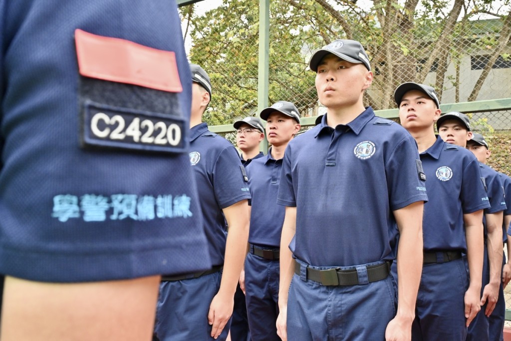 學員朴慧遵(前排右)認為預備課程內容對將來工作和生活皆有裨益。 學員朴慧遵(前排右)認為預備課程內容對將來工作和生活皆有裨益。
