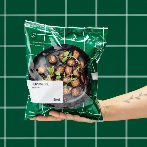 宜家植物素肉丸以豌豆蛋白質、薯仔、洋蔥、燕麥和蘋果製成,雖然是全素,但卻擁有原味肉丸一般多汁的口感。 宜家植物素肉丸以豌豆蛋白質、薯仔、洋蔥、燕麥和蘋果製成,雖然是全素,但卻擁有原味肉丸一般多汁的口感。