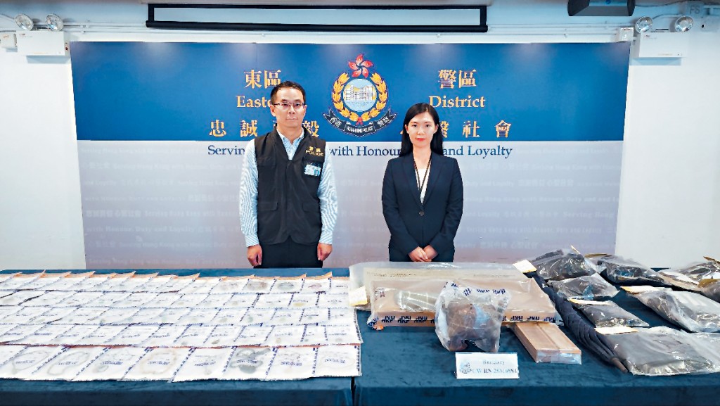 東區警區助理指揮官(刑事)署理警司陳志良(左)及重案組第二隊督察謝婉盈,講述破案經過。