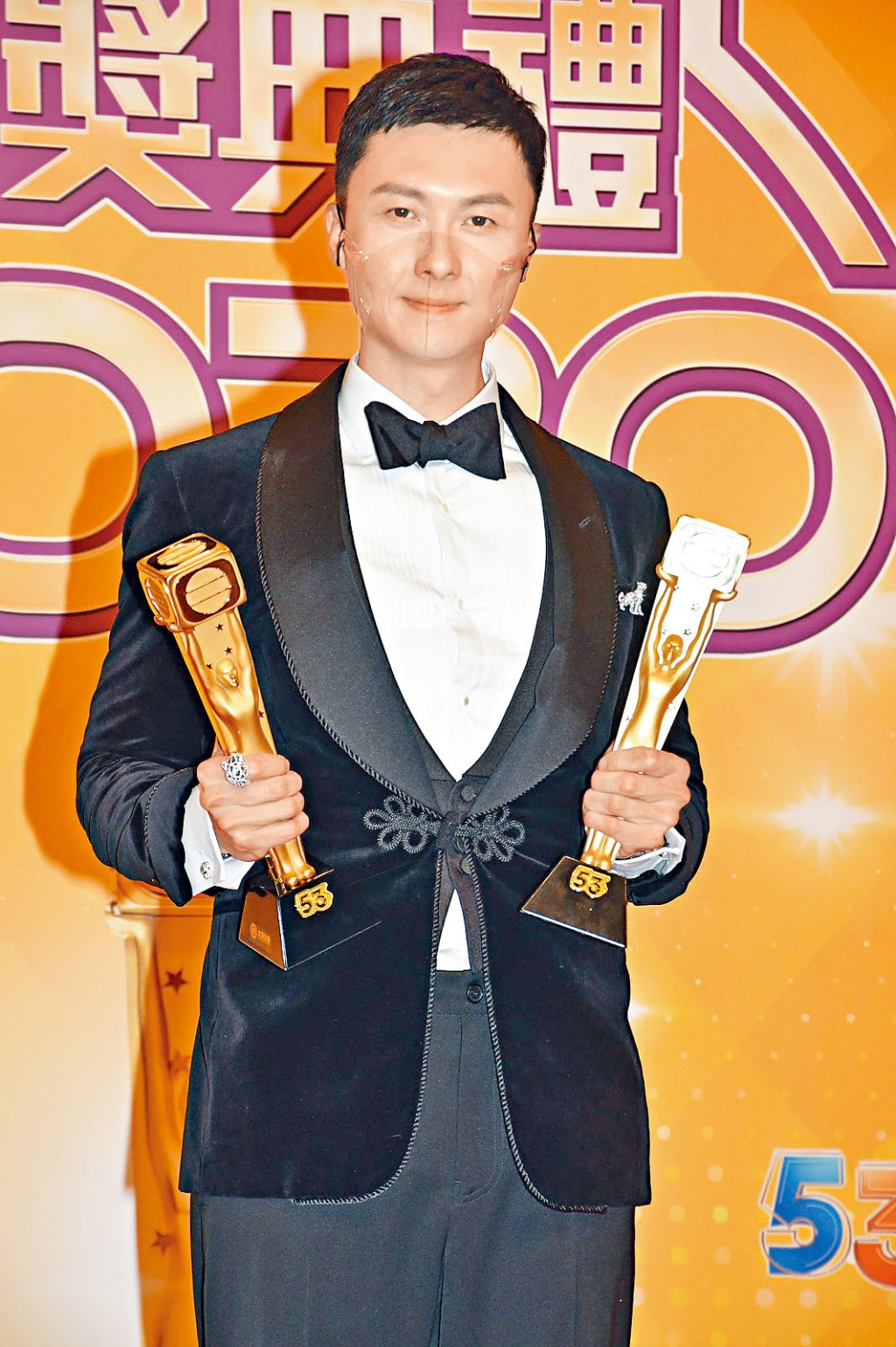 王浩信大豐收，大大小小的獎項都有。