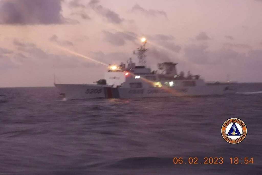 菲軍方指中國海警向菲艦射「軍用激光」。
