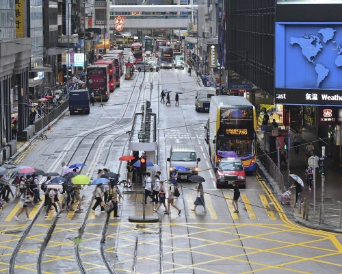 陳茂波重申《國安法》頒布實施一年以來，讓香港由亂轉治，市民回復正常生活。資料圖片