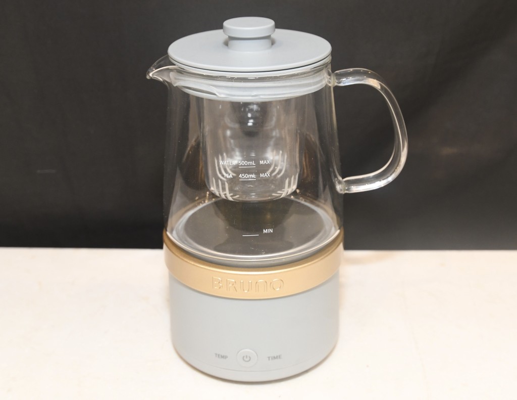 BRUNO迷你電熱茶壺 $498 沸騰後可持續加熱,方便泡茶或燉煮糖水,迷你設計,適合一人使用。 BRUNO迷你電熱茶壺 $498 沸騰後可持續加熱,方便泡茶或燉煮糖水,迷你設計,適合一人使用。