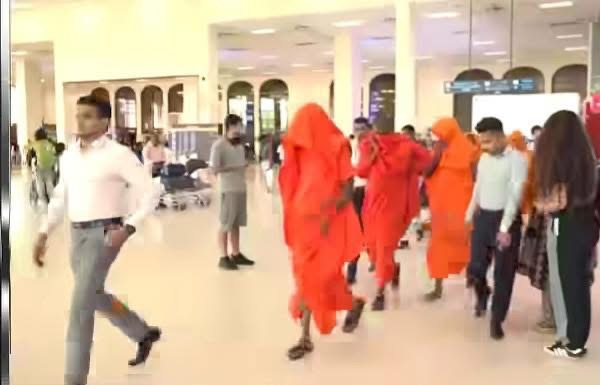 斯里蘭卡22名憎侶攜帶大量大麻入境被捕。 網上圖片