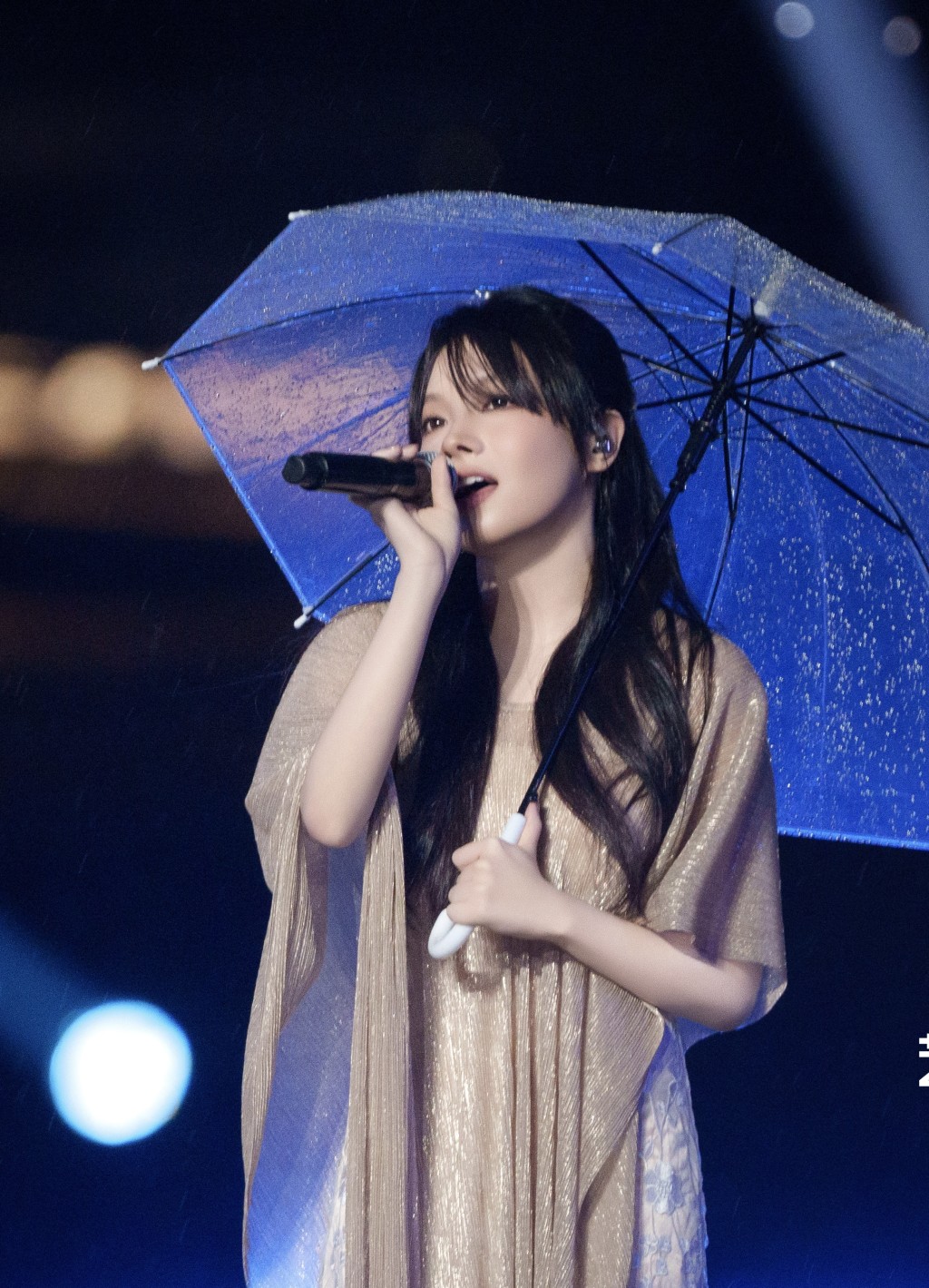 柯雨霏投入演繹《直覺型美學》、《沙門》、《逆光》及《月光愛人》。
