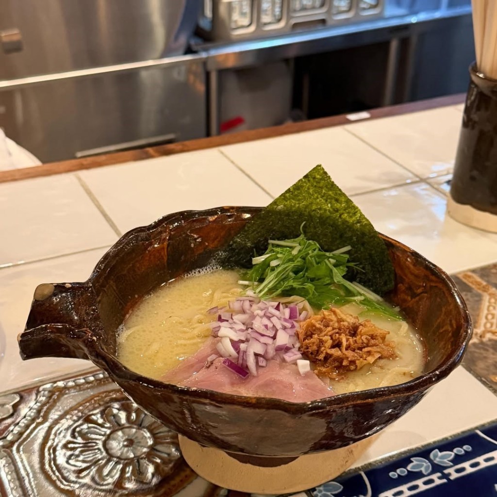 沖繩有食店的點餐機菜單換中文後，拉麵價格變「加一」綠菜貴1倍。Threads @pg_traveltw