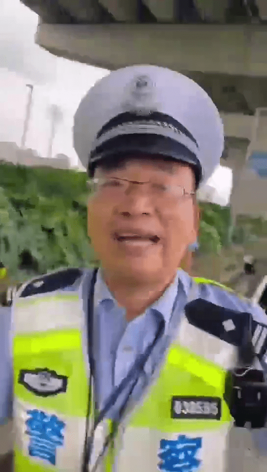 被停职交警属浙江省乐清市公安局交警大队北白象交警中队。