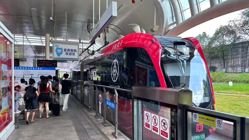 啟德綠色集運｜載通與新地組公司入標 選用中車智軌系統：成本佔優、適用場景多 無需軌道屬最佳方案